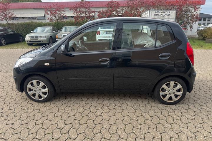 Rød Hyundai i10 fra 2013