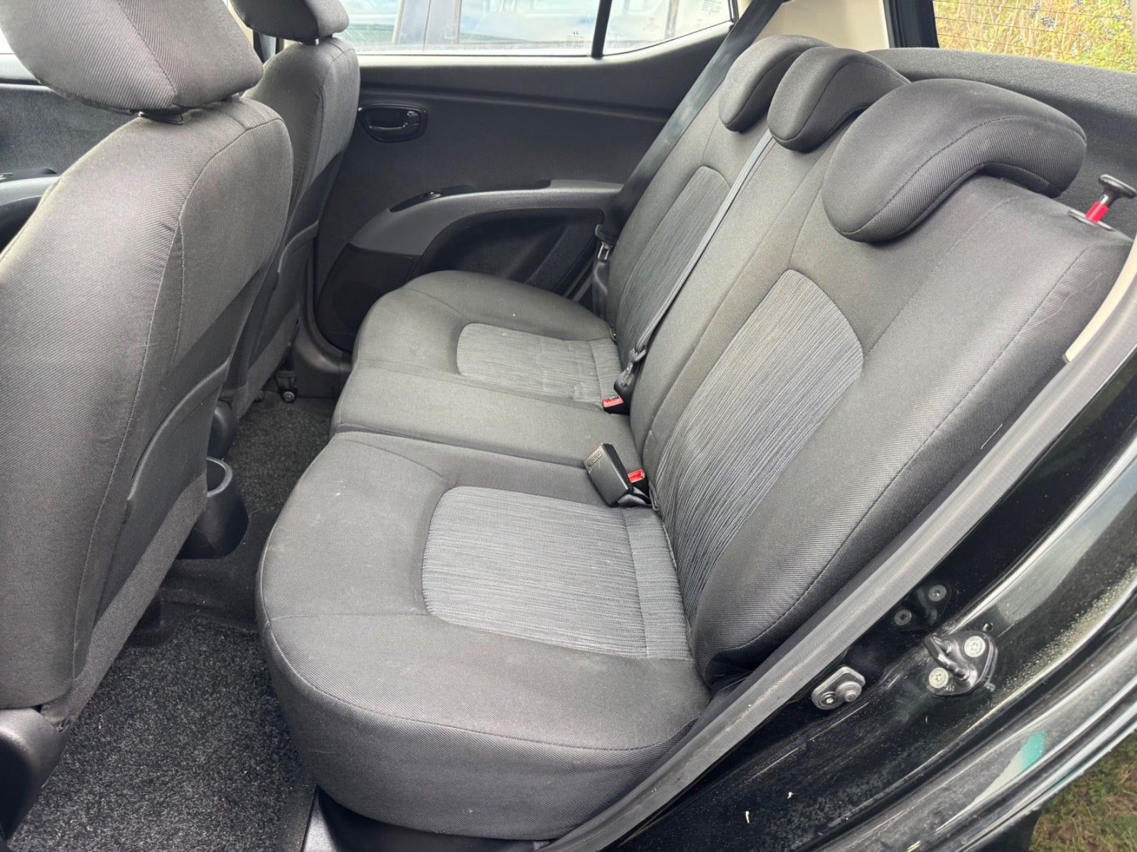 Rød Hyundai i10 fra 2013