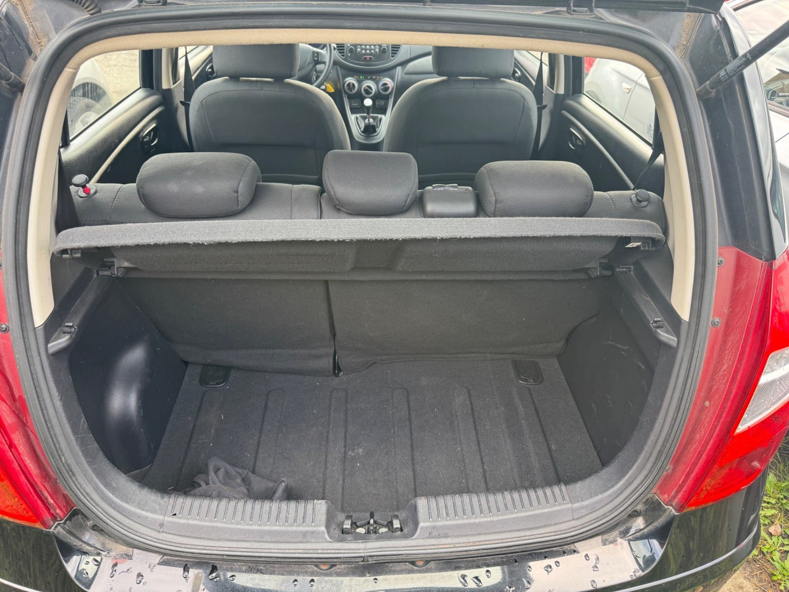 Rød Hyundai i10 fra 2013