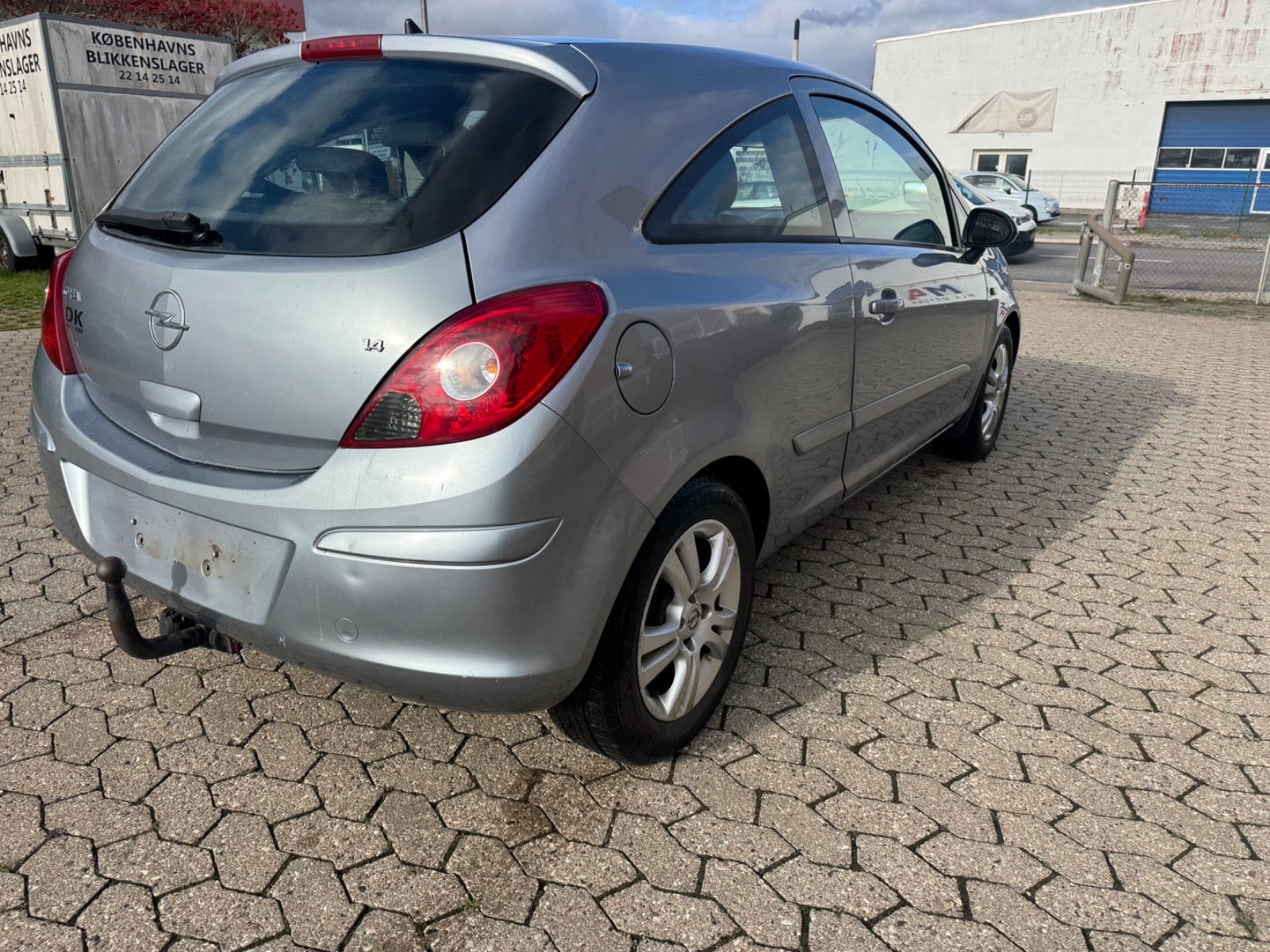 Rød Opel Corsa fra 2007