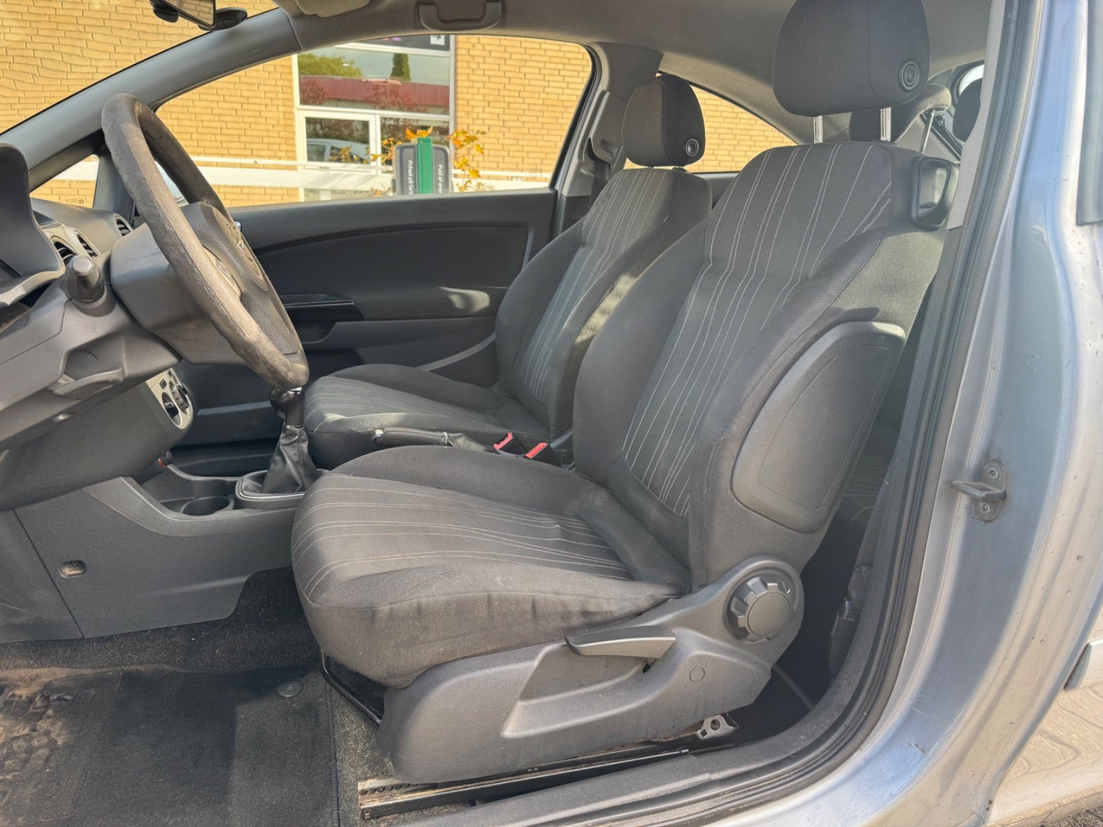 Rød Opel Corsa fra 2007