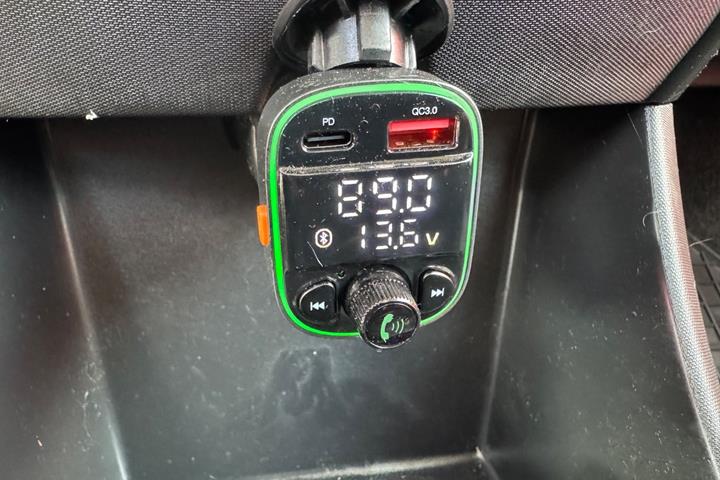 Rød Peugeot 107 fra 2014