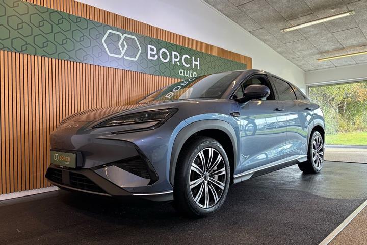 Blå BYD Sealion 7 fra 2024 set udefra