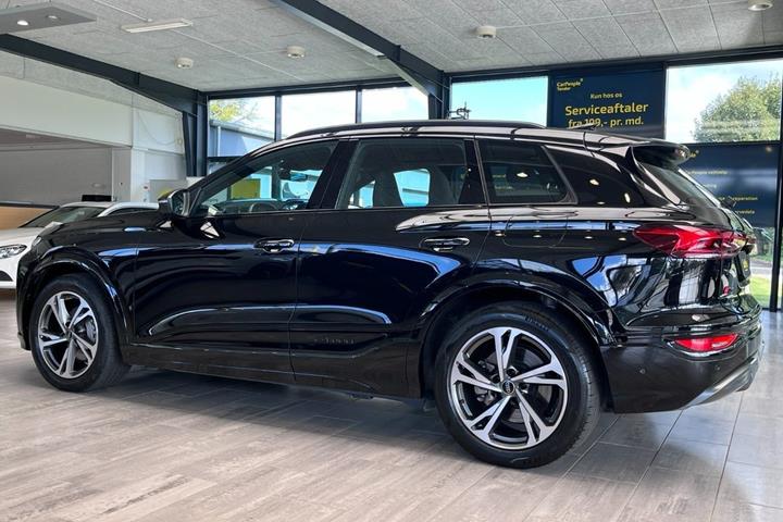 Sort Audi Q6 e-tron fra 2025