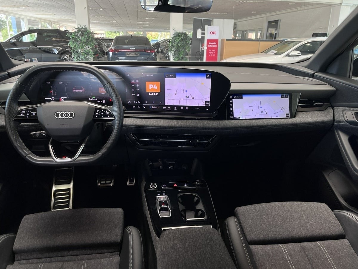 Sort Audi Q6 e-tron fra 2025