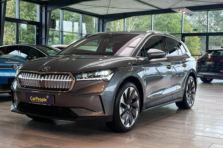 Grå Skoda Enyaq fra 2025