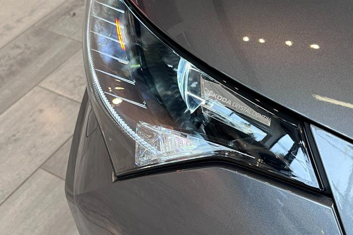 Grå Skoda Enyaq fra 2025