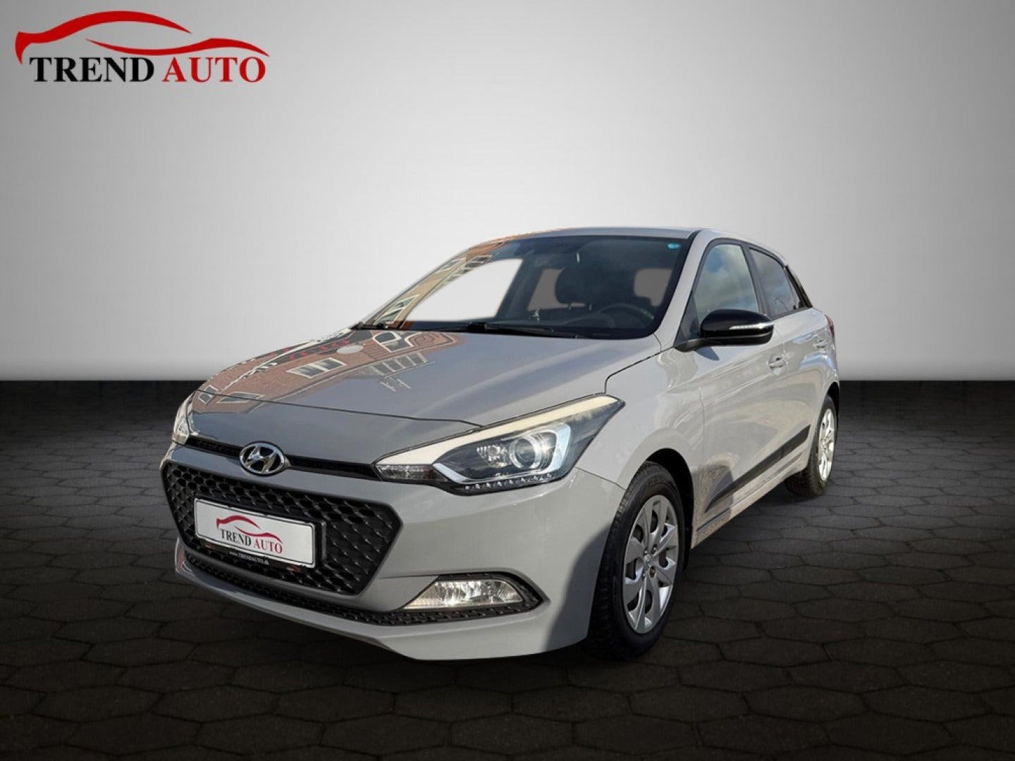 Grå Hyundai i20 fra 2016