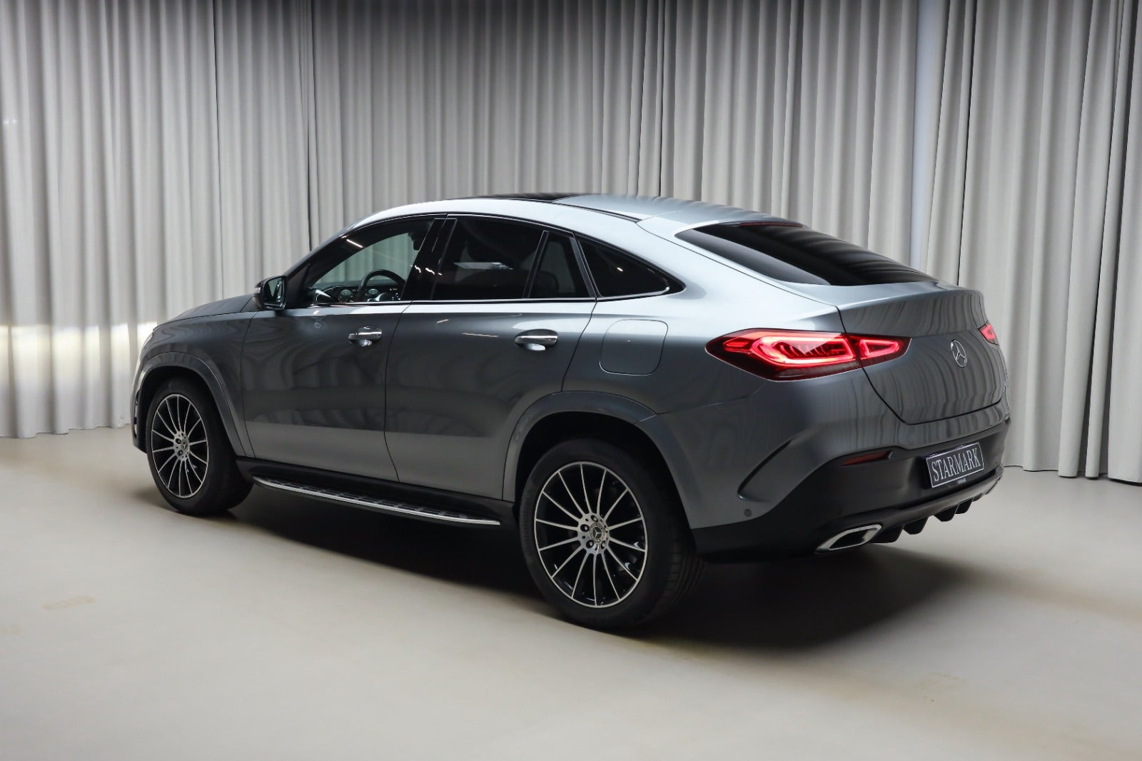 Grå Mercedes GLE350 de fra 2021