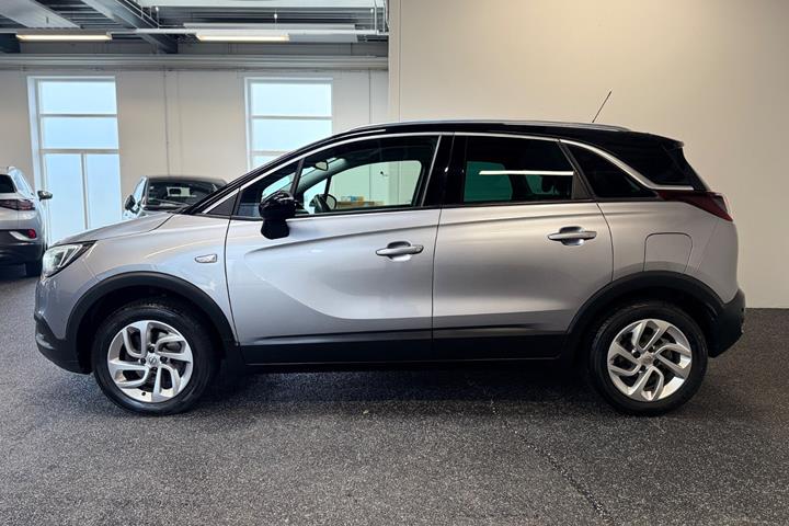 Grå Opel Crossland X fra 2020