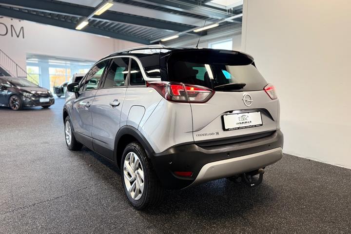 Grå Opel Crossland X fra 2020