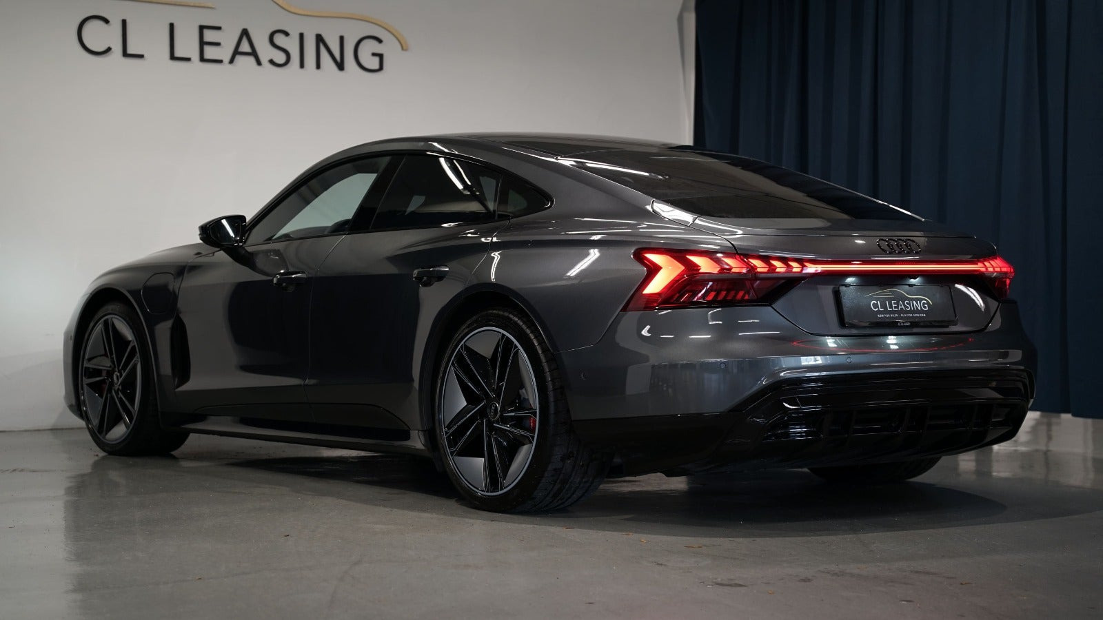 Grå Audi e-tron GT fra 2023