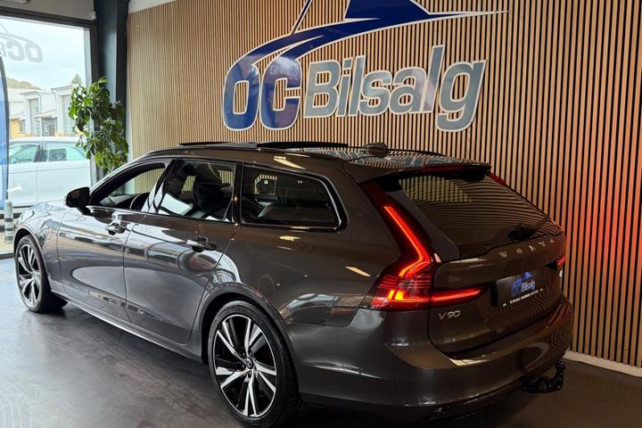 Grå Volvo V90 fra 2023