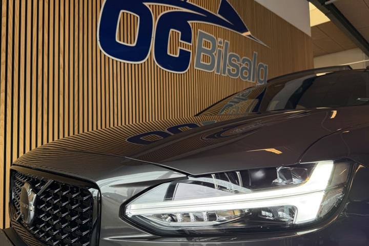 Grå Volvo V90 fra 2023