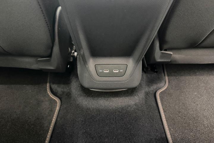 Grå Cupra Born fra 2024