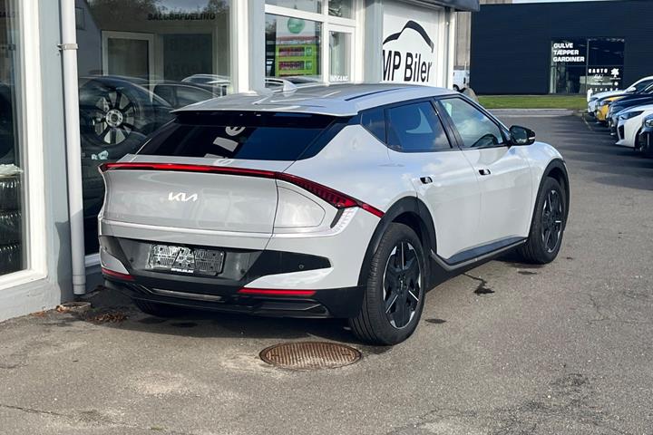 Grå Kia EV6 fra 2025