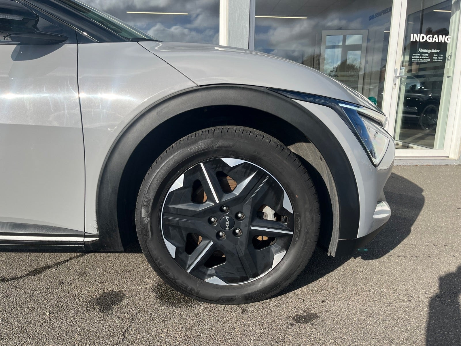 Grå Kia EV6 fra 2025