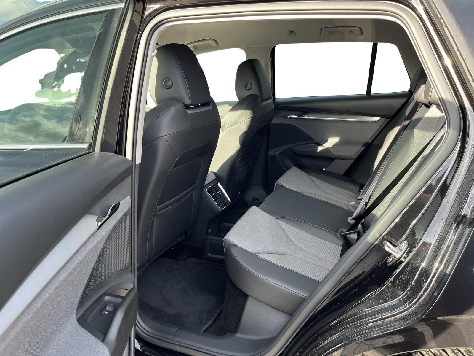 Sort Skoda Enyaq fra 2025