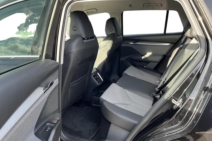 Sort Skoda Enyaq fra 2025