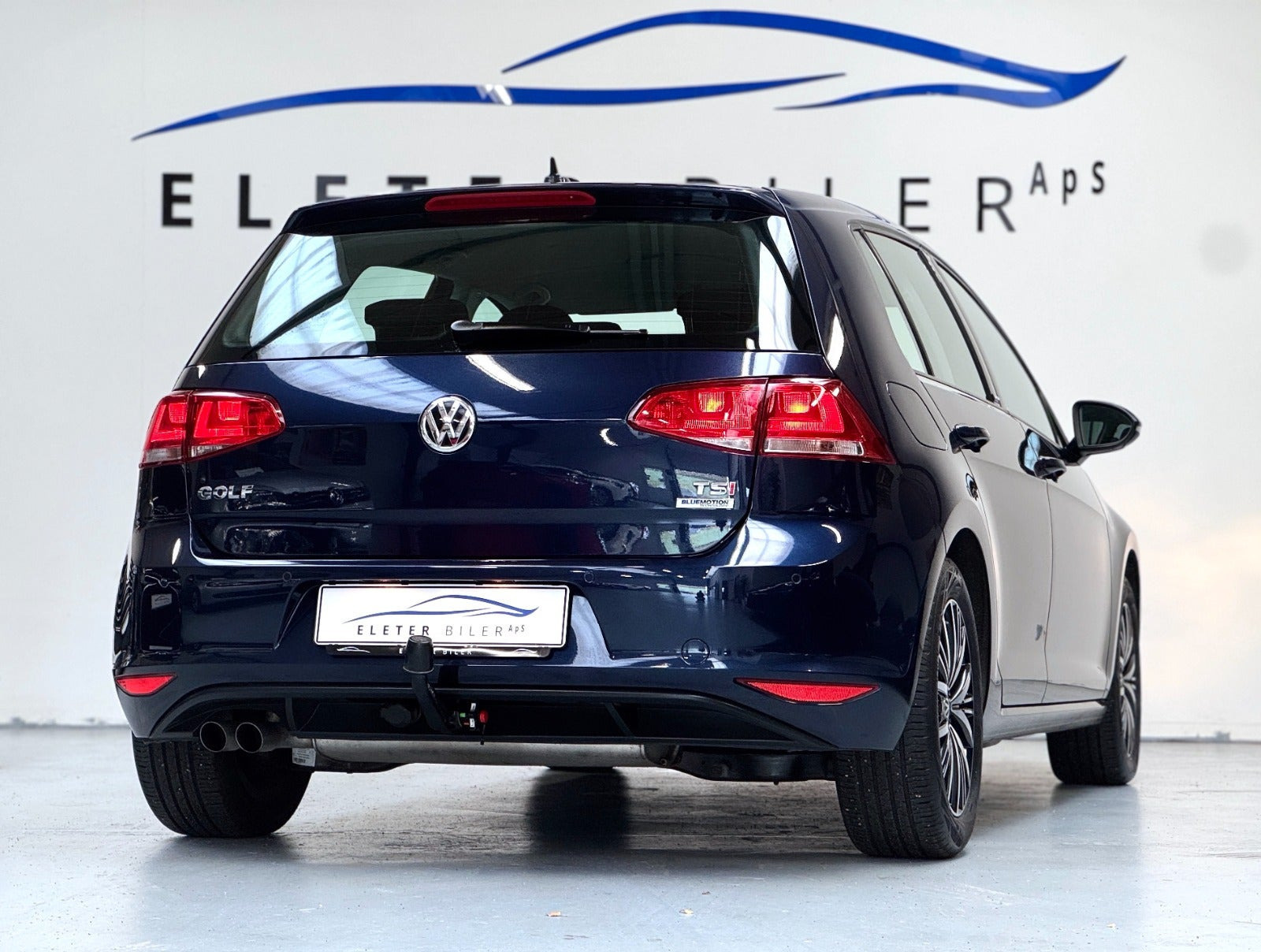 Blå VW Golf VII fra 2017