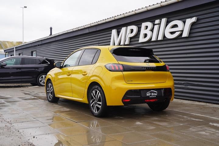 Gul Peugeot 208 fra 2021