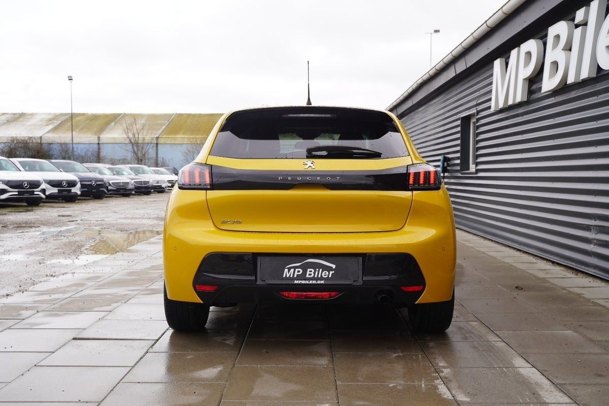 Gul Peugeot 208 fra 2021