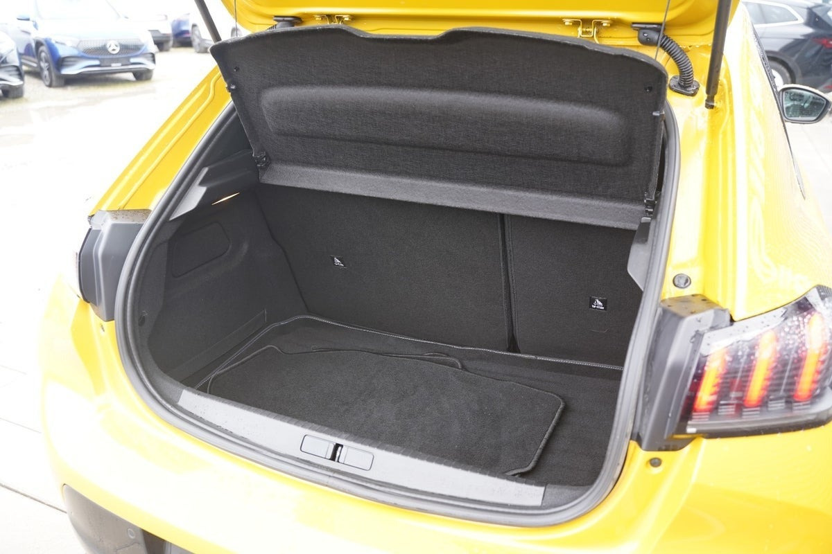 Gul Peugeot 208 fra 2021
