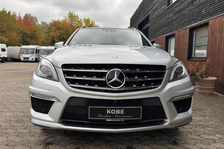 Sølv Mercedes ML63 fra 2014