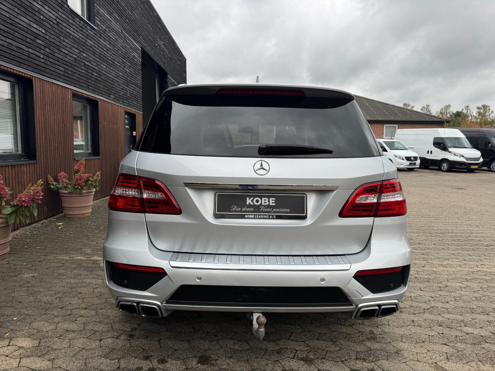 Sølv Mercedes ML63 fra 2014