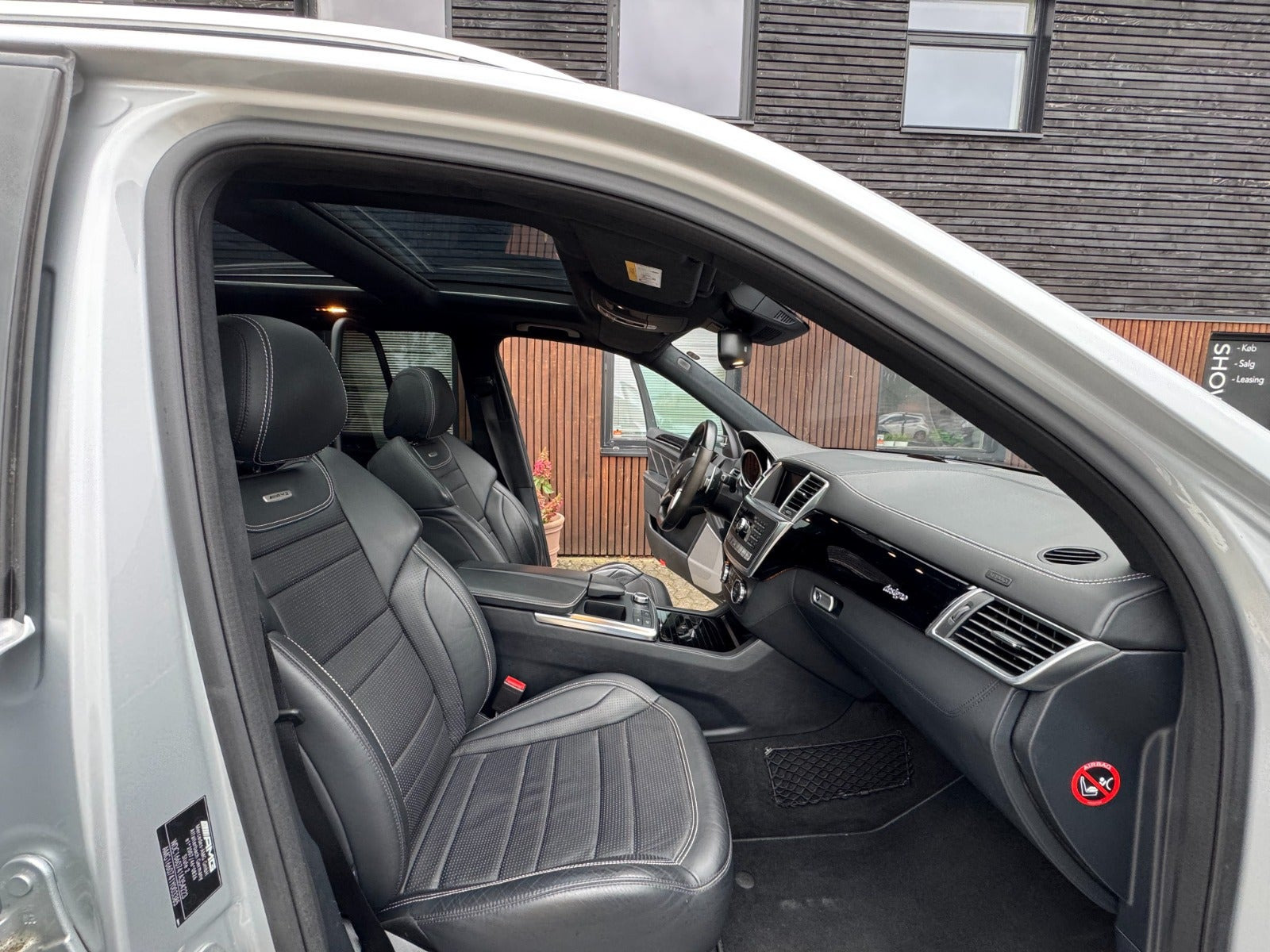 Sølv Mercedes ML63 fra 2014