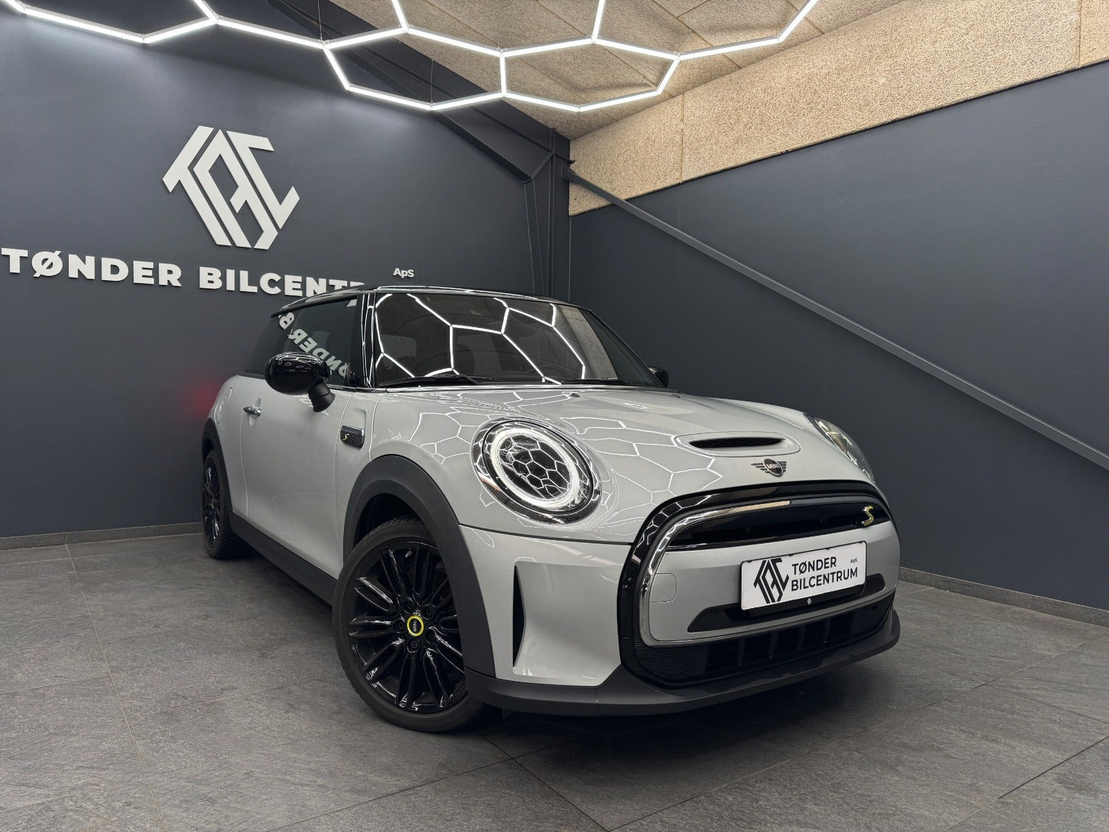 Mini Cooper SE Classic Trim