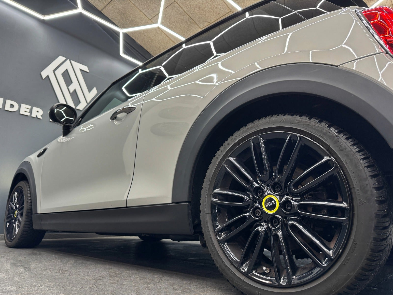Grå Mini Cooper SE fra 2021