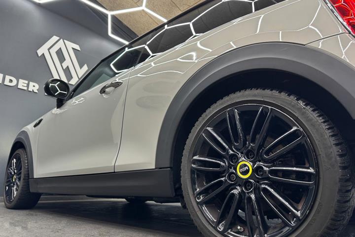Grå Mini Cooper SE fra 2021