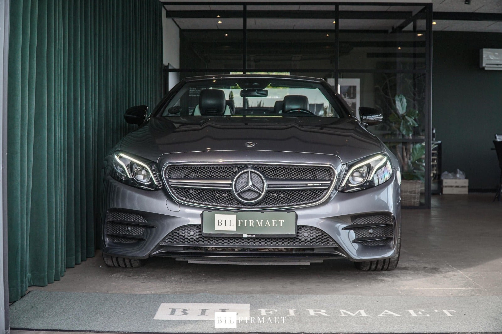 Grå Mercedes E53 fra 2020