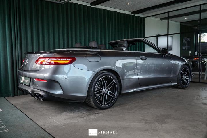 Grå Mercedes E53 fra 2020