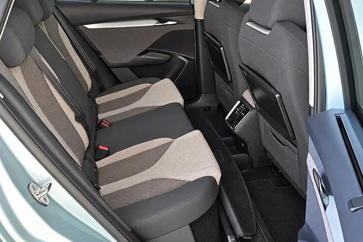 Sølv Skoda Enyaq fra 2022