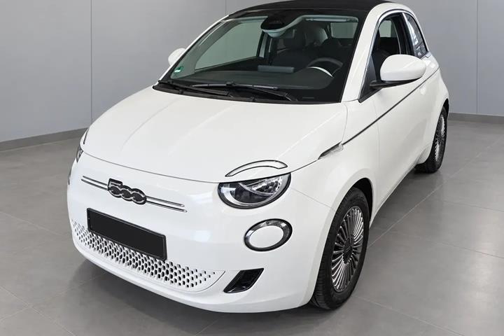 Hvid Fiat 500e fra 2023