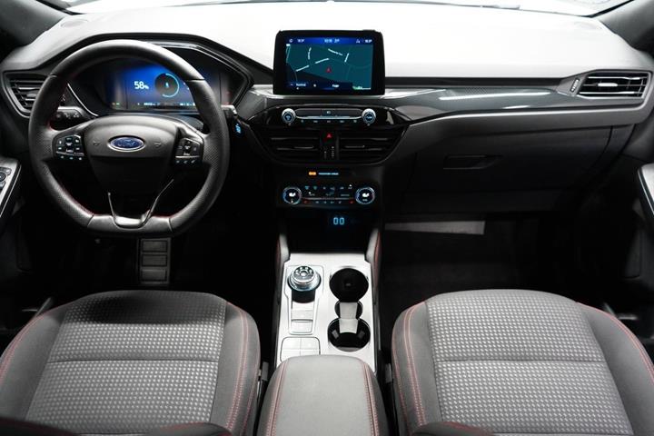 Hvid Ford Kuga fra 2021