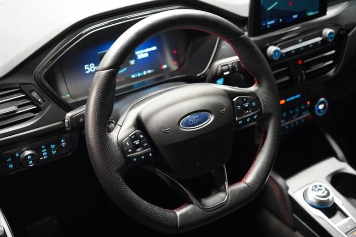Hvid Ford Kuga fra 2021