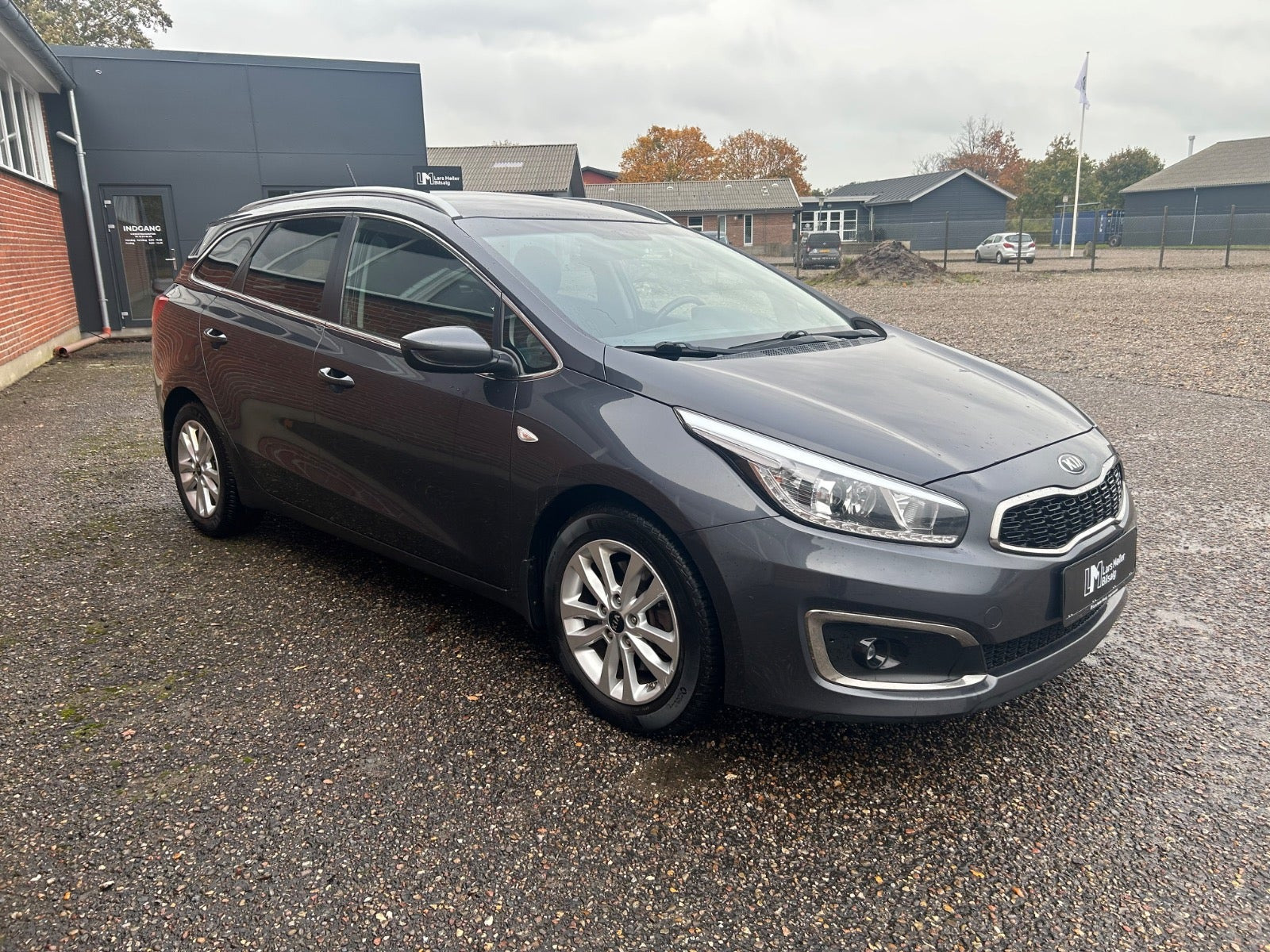 Grå Kia Ceed fra 2016
