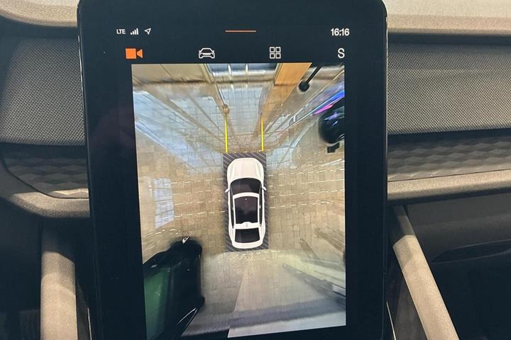 Grå Polestar 2 fra 2022