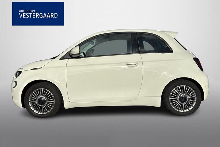 Hvid Fiat 500e fra 2023