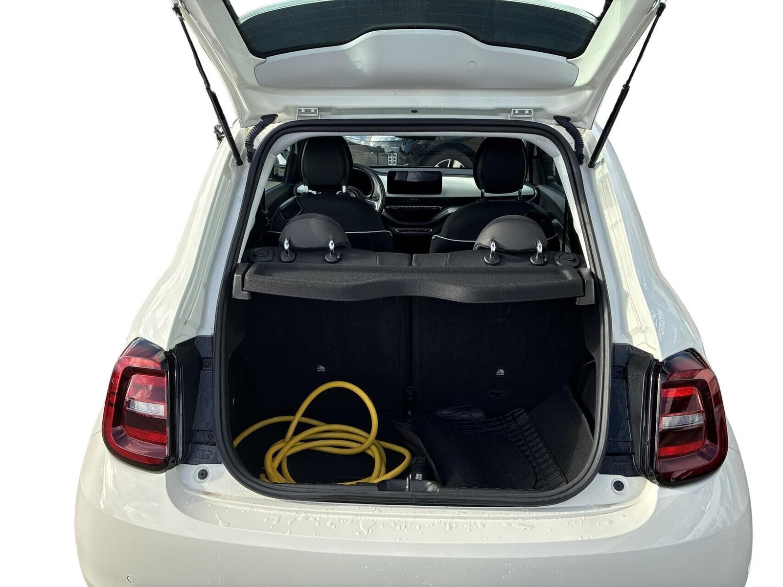 Hvid Fiat 500e fra 2023