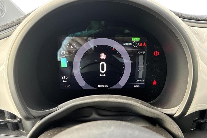 Hvid Fiat 500e fra 2023