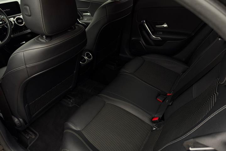Sort Mercedes A180 d fra 2018