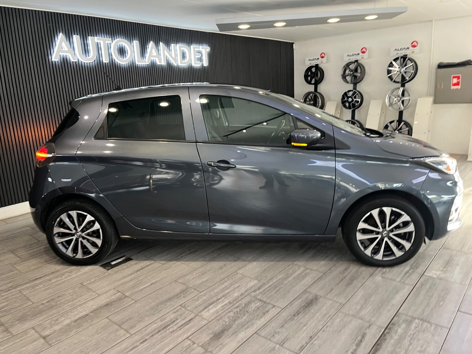 Grå Renault Zoe fra 2019