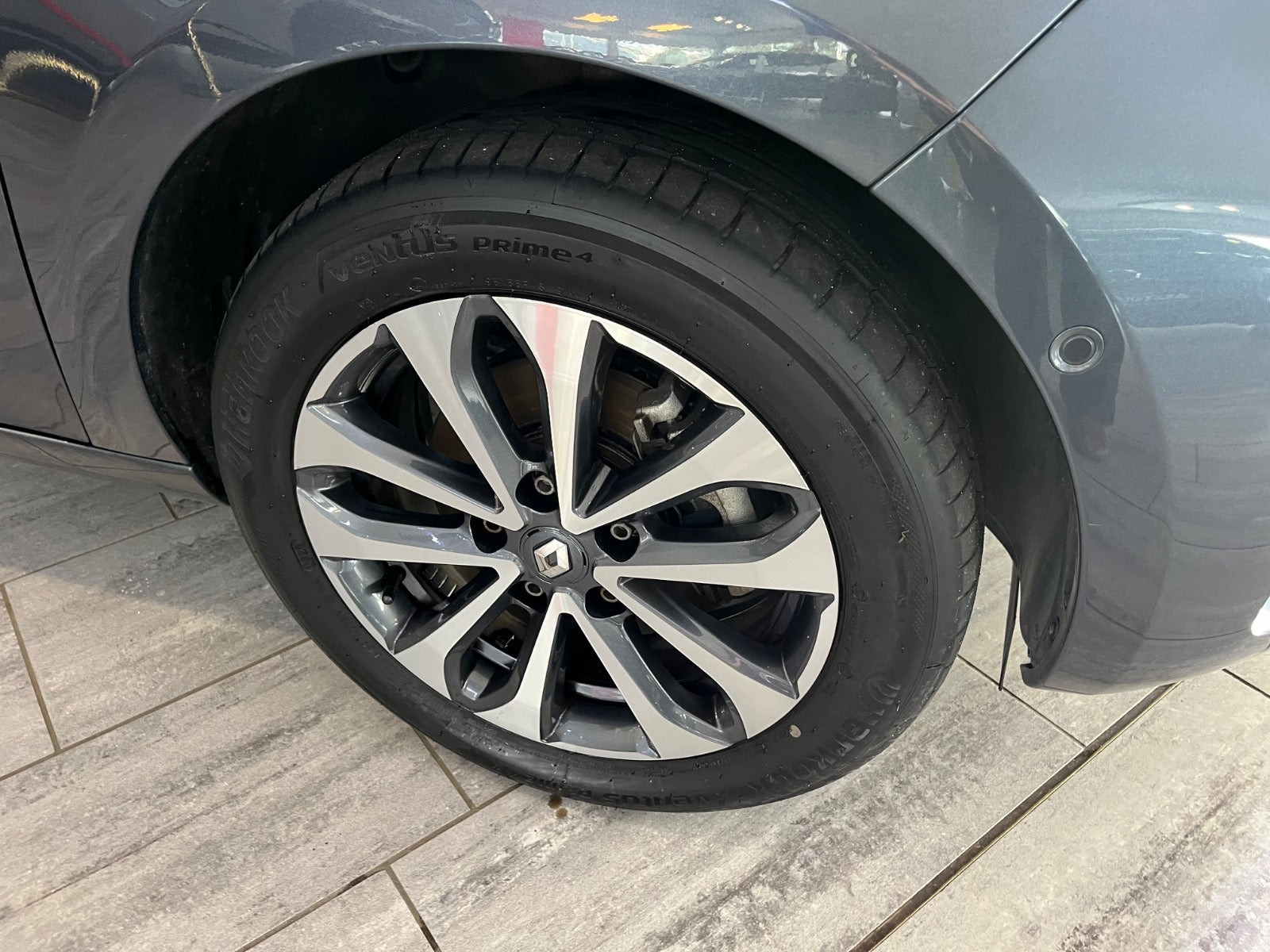 Grå Renault Zoe fra 2019