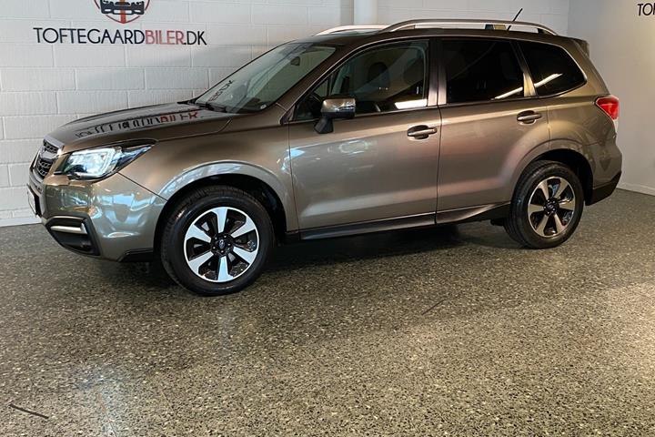 Brun Subaru Forester fra 2017