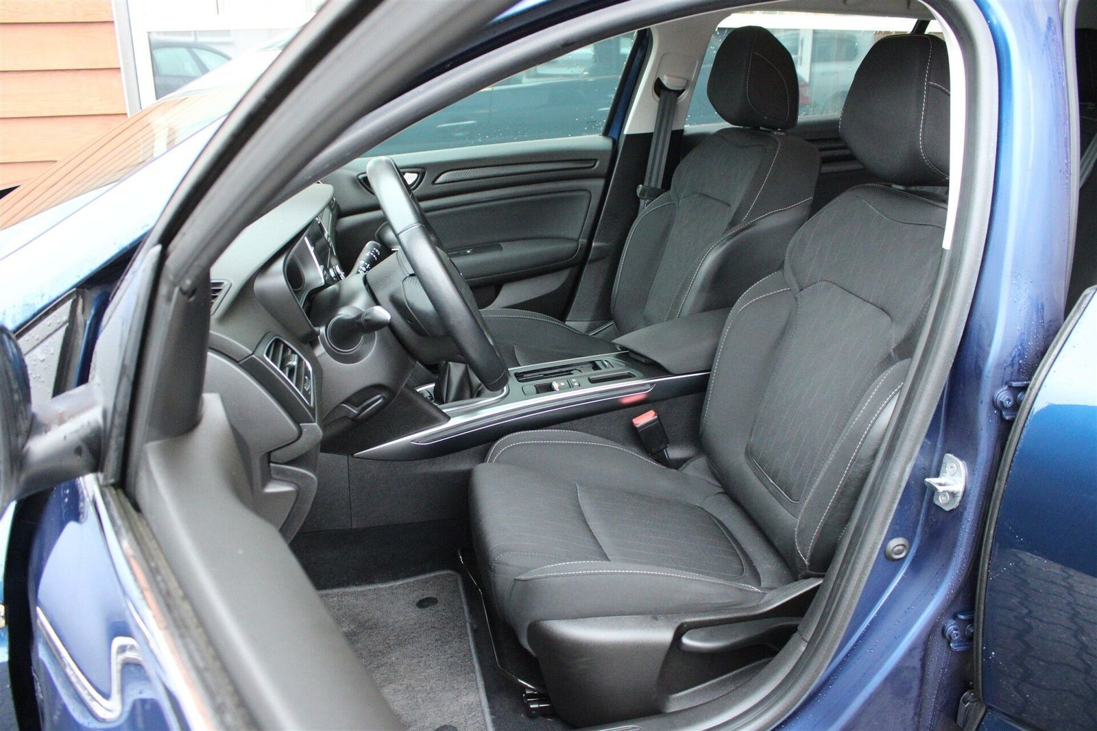 Blå Renault Megane IV fra 2019