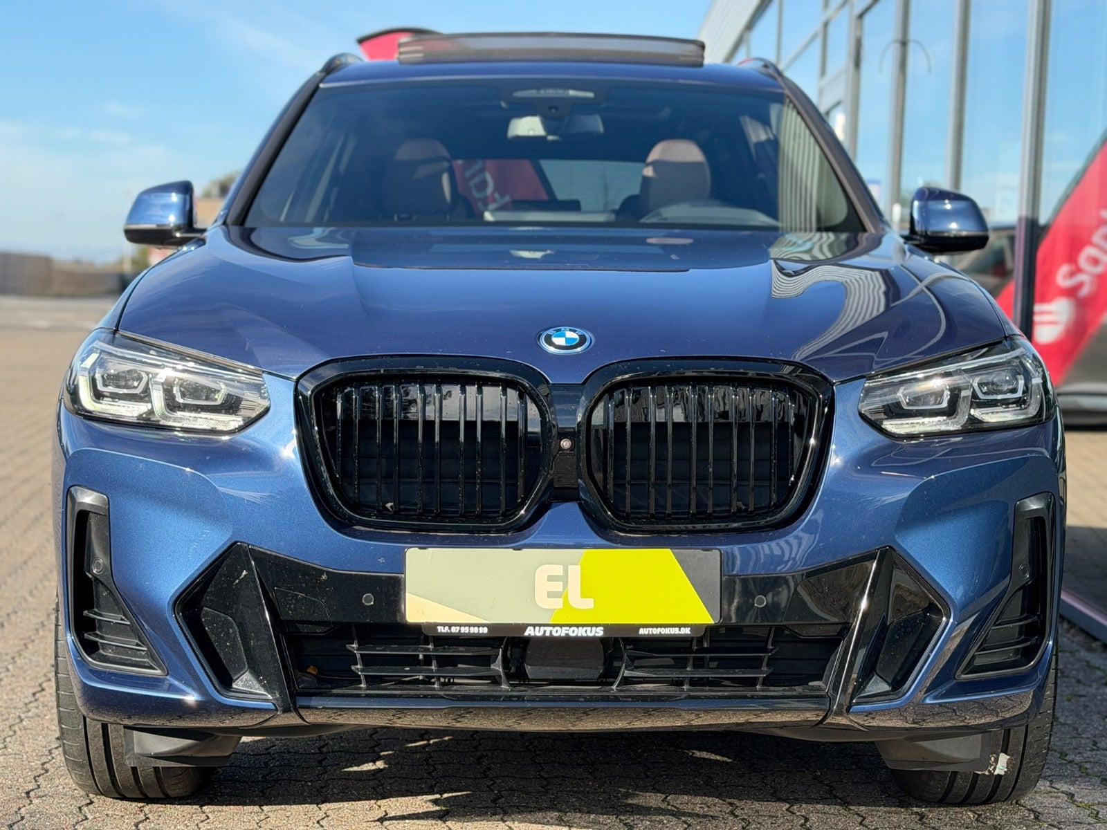 Blå BMW iX3 fra 2023